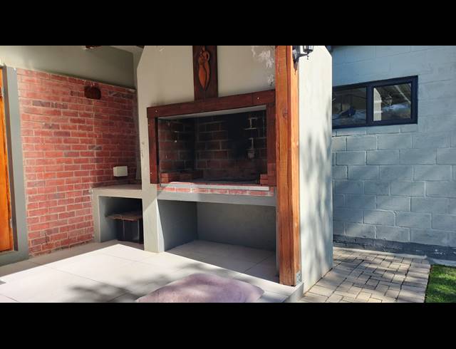 2 BEDROOM FREESTANDING FOR SALE IN GROOT BRAKRIVIER CENTRAL